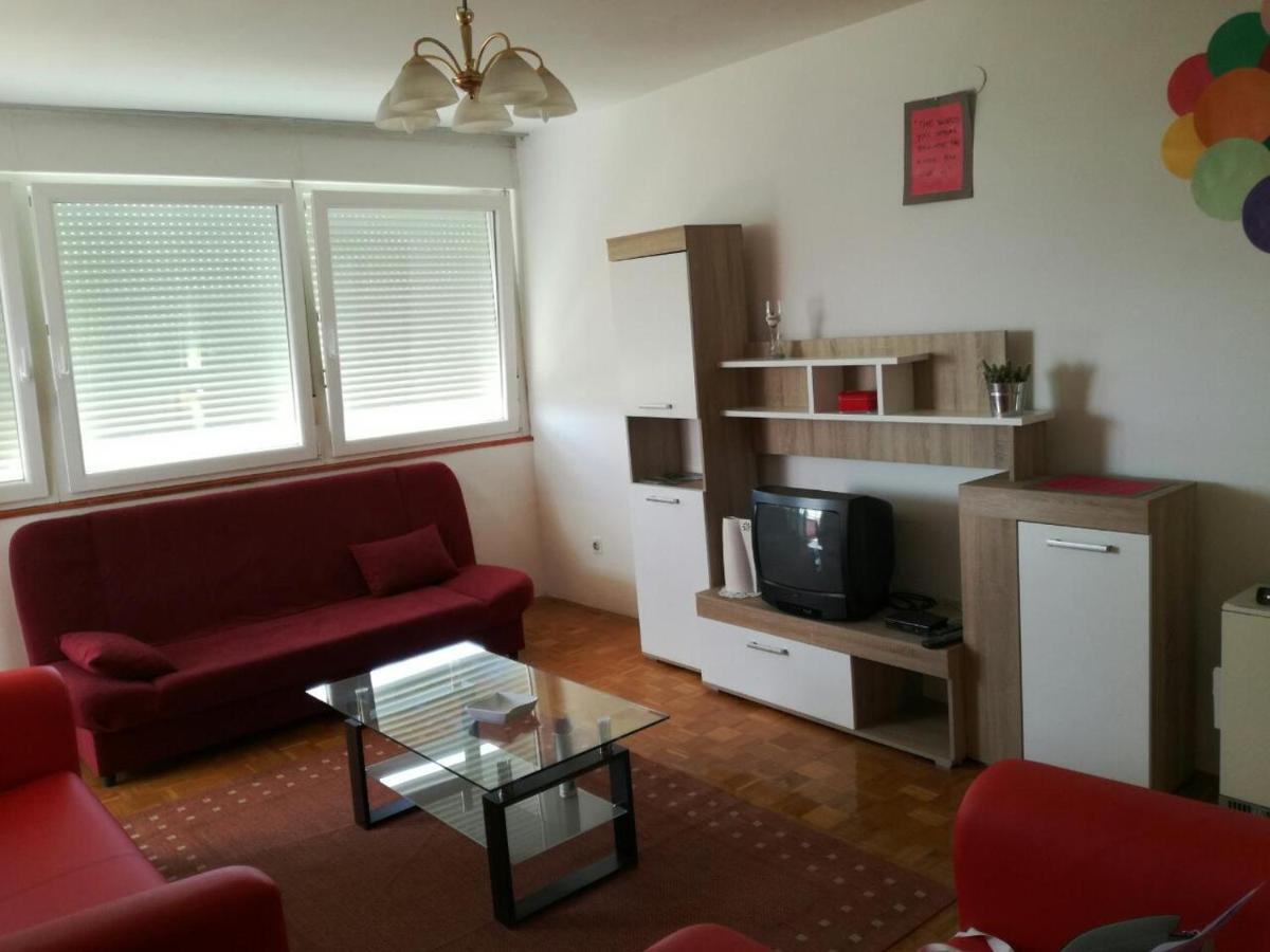 Apartment Pula Buitenkant foto
