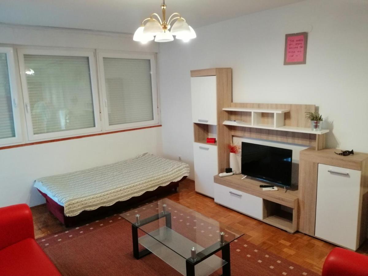 Apartment Pula Buitenkant foto