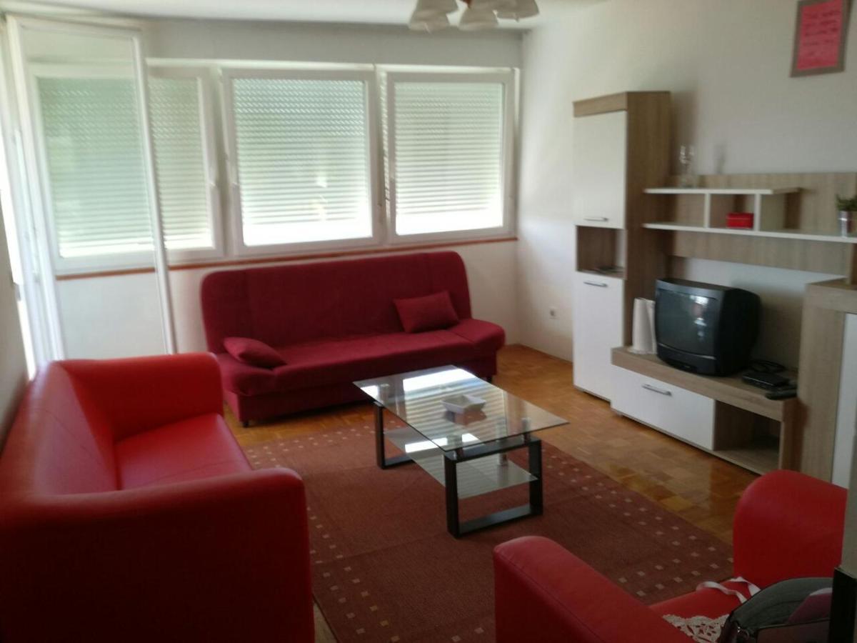 Apartment Pula Buitenkant foto
