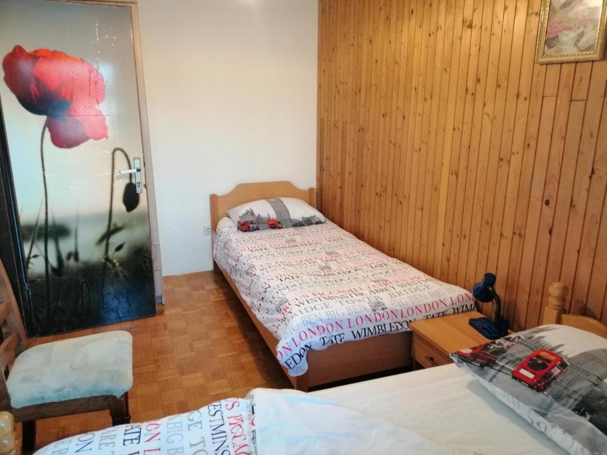 Apartment Pula Buitenkant foto